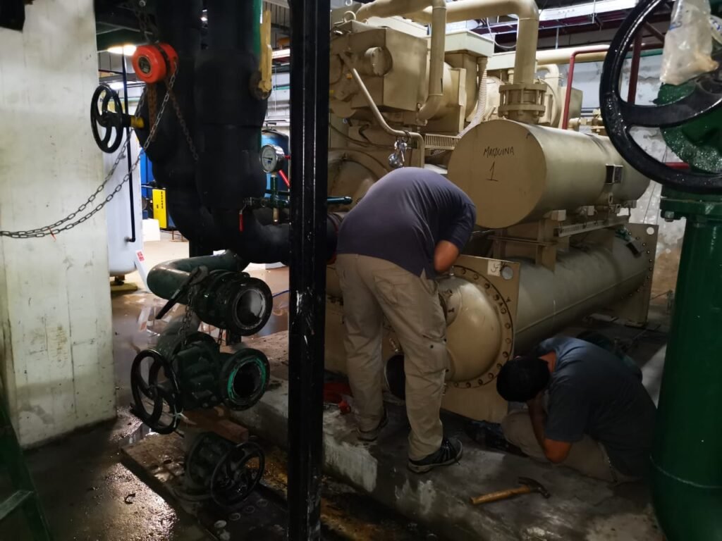 Limpieza chiller e enfriador Planta de tratamiento de agua y reparación de chiller