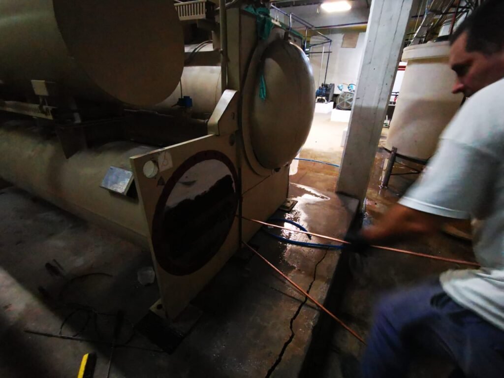 mantenimiento intercambiador de calor y chiller Planta de tratamiento de agua y reparación de chiller