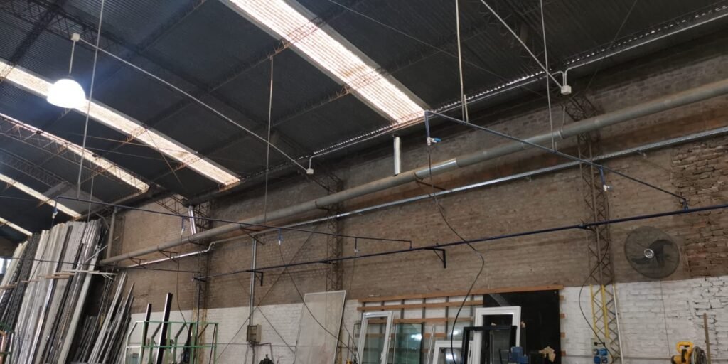 instalacion red aire en fabrica 4 Planta de tratamiento de agua y reparación de chiller