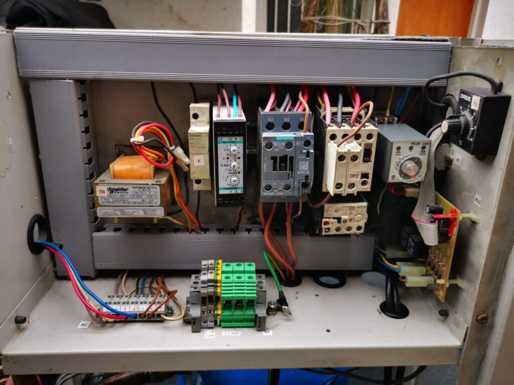 REPARACION DE CHILLER FABRICA CRISTALERIA 12 2 Planta de tratamiento de agua y reparación de chiller
