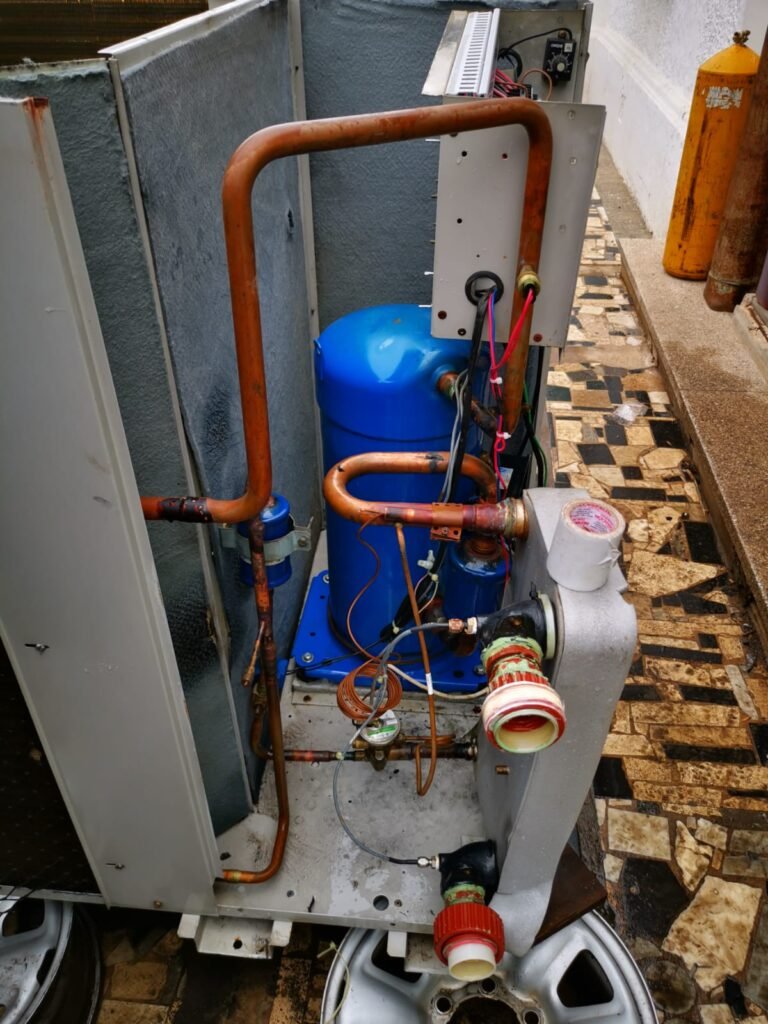 REPARACION DE CHILLER FABRICA CRISTALERIA 14 1 Planta de tratamiento de agua y reparación de chiller